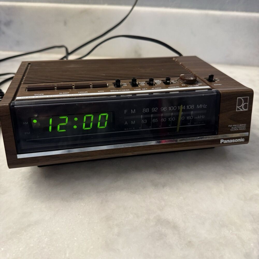 Vintage Panasonic RC-6050 Alarm Clock Radio AM FM Woodgrain Works